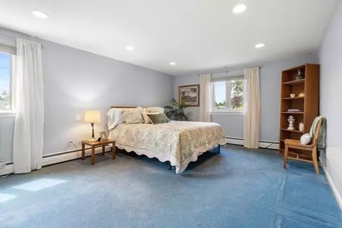 Bedroom - 16 Sheldon Rd, Marblehead, MA 01945 photo 5 of 6