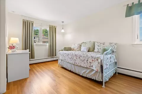 Bedroom - 16 Sheldon Rd, Marblehead, MA 01945 photo 2 of 6