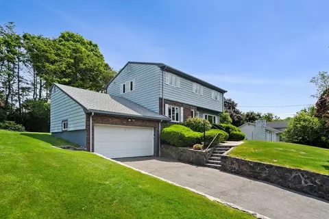 Exterior - 16 Sheldon Rd, Marblehead, MA 01945 photo 2 of 6