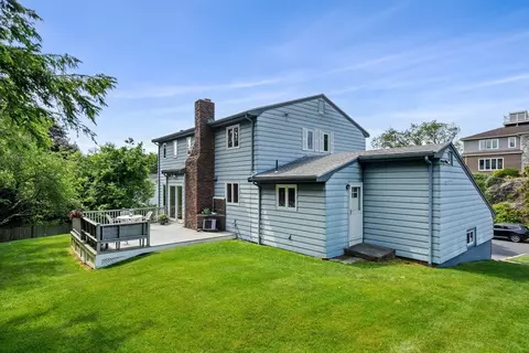 Exterior - 16 Sheldon Rd, Marblehead, MA 01945 photo 6 of 6