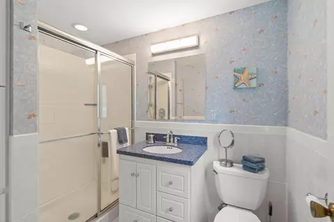 Bath - 16 Sheldon Rd, Marblehead, MA 01945 photo 3 of 3