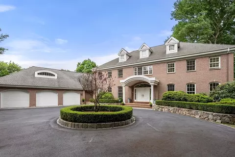 5 Wildflower Ln, Weston, MA 02493