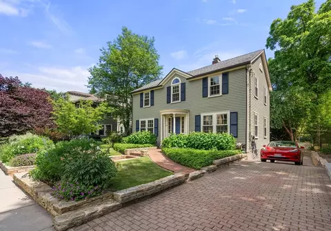 24 Bates St, Cambridge, MA 02140
