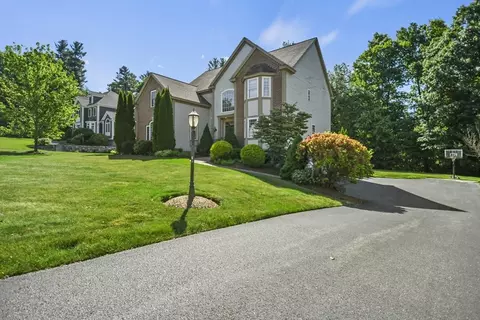 39 Regency Dr, Dracut, MA 01826 photo 2