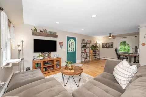 Living - 416 Maple St #4, Danvers, MA 01923 photo 1 of 1