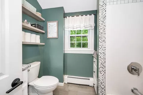 Bath - 416 Maple St #4, Danvers, MA 01923 photo 1 of 2