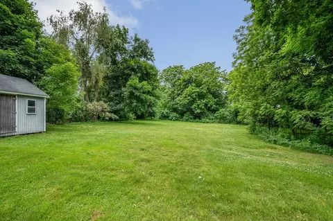 Exterior - 416 Maple St #4, Danvers, MA 01923 photo 3 of 4
