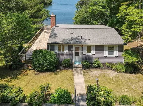 67 Lake Shore Dr, Falmouth, MA 02540