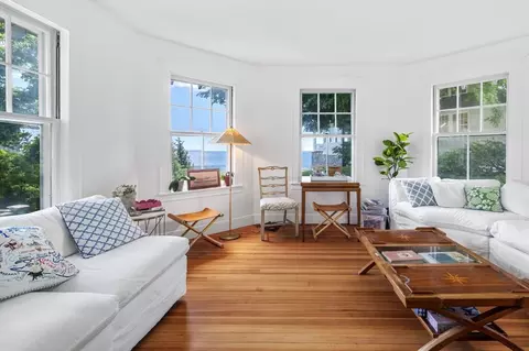 Living - 421 423 Ocean Ave, Marblehead, MA 01945 photo 6 of 6