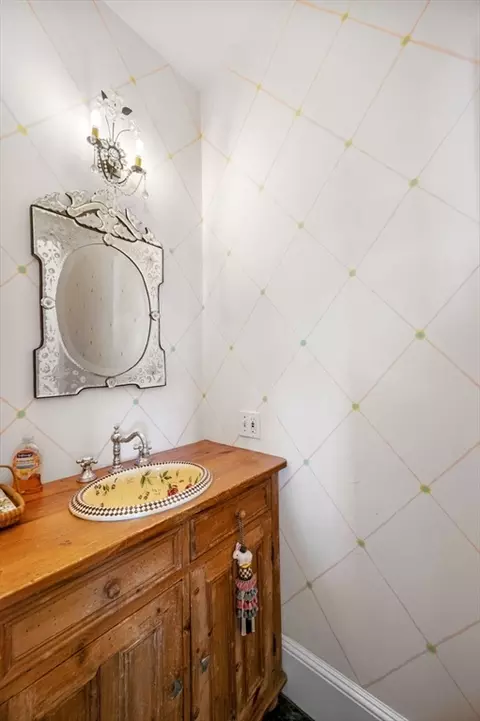 Bath - 421 423 Ocean Ave, Marblehead, MA 01945 photo 1 of 2
