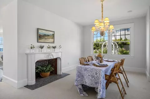 Dining - 421 423 Ocean Ave, Marblehead, MA 01945 photo 1 of 2