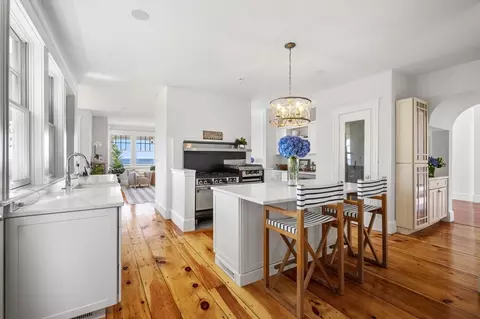 Kitchen - 421 423 Ocean Ave, Marblehead, MA 01945 photo 4 of 5
