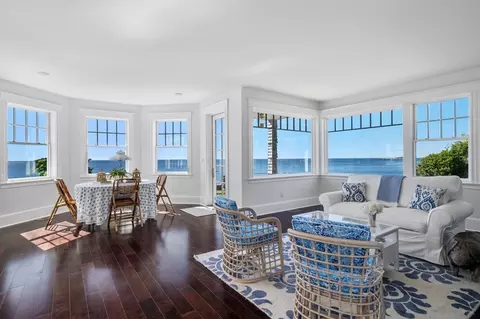 Living - 421 423 Ocean Ave, Marblehead, MA 01945 photo 2 of 6