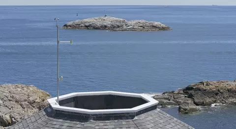 View/Area - 421 423 Ocean Ave, Marblehead, MA 01945 photo 2 of 5