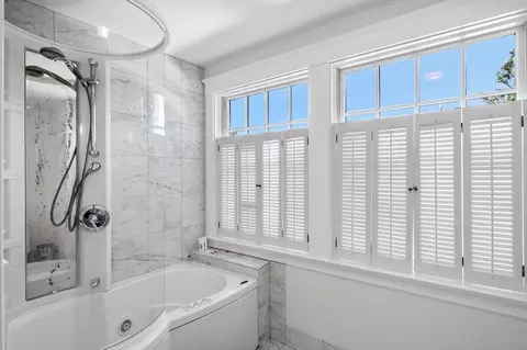 Bath - 421 423 Ocean Ave, Marblehead, MA 01945 photo 2 of 2
