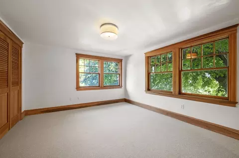 Bedroom - 421 423 Ocean Ave, Marblehead, MA 01945 photo 3 of 5