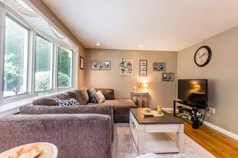 43 Ships Lantern Dr, Mashpee, MA 02649 photo 6