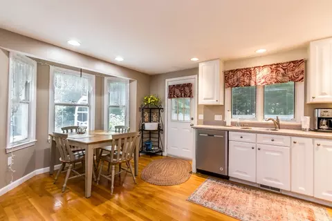 43 Ships Lantern Dr, Mashpee, MA 02649 photo 9