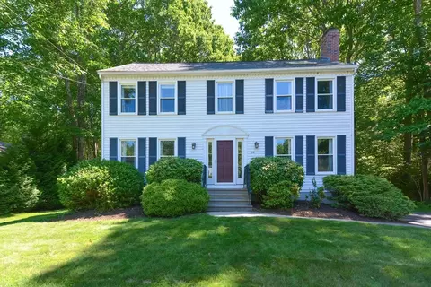 58 Oxford Dr, Franklin, MA 02038