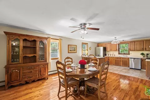 7 Beach Rd, Plymouth, MA 02360