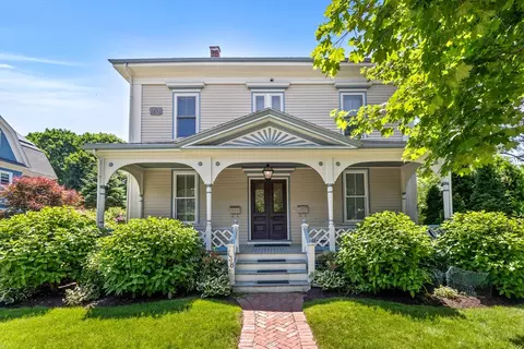 138 Lincoln St #2, Newton, MA 02461