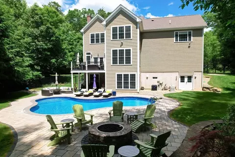 15 River St, Upton, MA 01568 photo 4