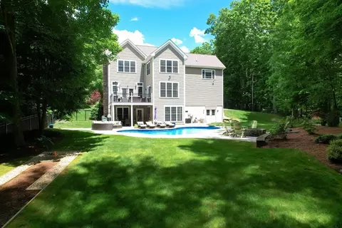 15 River St, Upton, MA 01568 photo 5