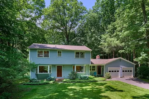 21 Arnold Rd, Pelham, MA 01002