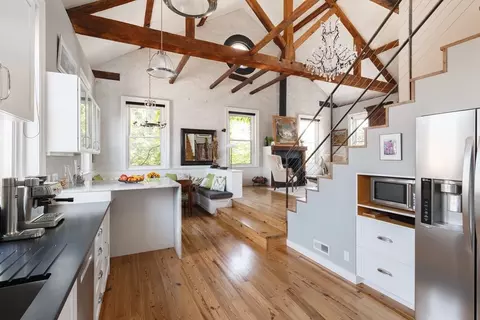 5 Common St #5, Boston, MA 02129