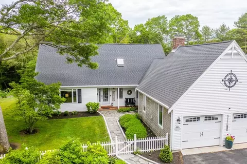 606 River Rd, Barnstable, MA 02648