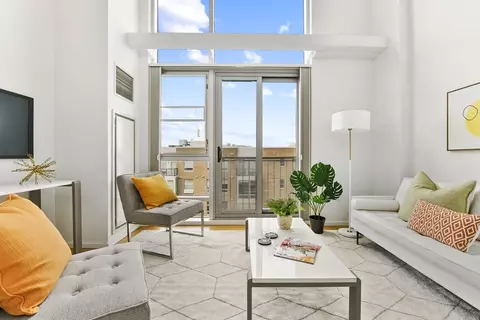 1 Earhart St #721, Cambridge, MA 02141