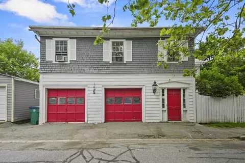 487 Andover St, Lowell, MA 01852