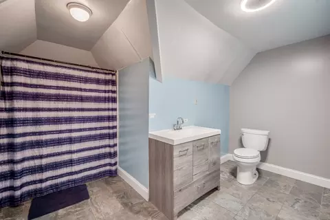 Bath - 150-152 Leyfred Ter, Springfield, MA 01108 photo 3 of 5