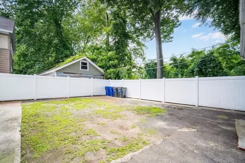 Exterior - 150-152 Leyfred Ter, Springfield, MA 01108 photo 5 of 7