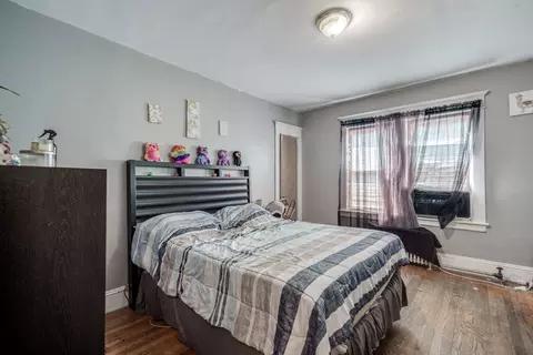 Bedroom - 150-152 Leyfred Ter, Springfield, MA 01108 photo 3 of 5