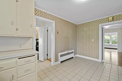Kitchen - 58 Longview Dr, Marblehead, MA 01945 photo 2 of 2