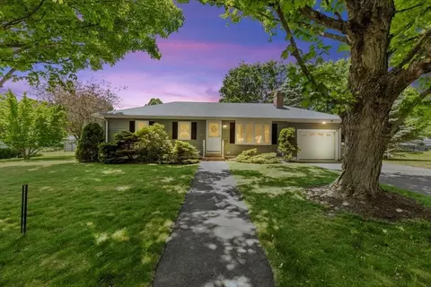 168 Duffy Dr, Taunton, MA 02780