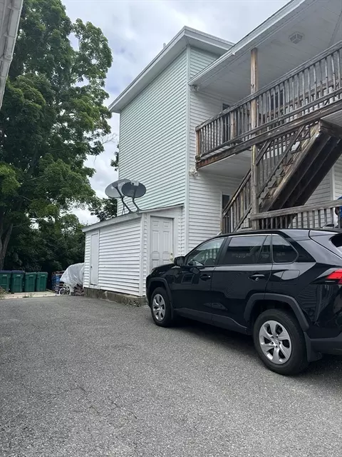 52 Plymouth St, Fitchburg, MA 01420