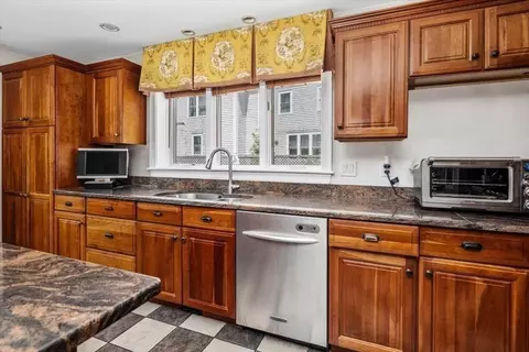 114 Downer Ave, Hingham, MA 02043