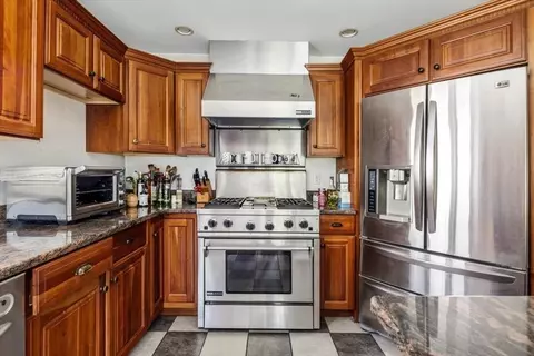 114 Downer Ave, Hingham, MA 02043 photo 2