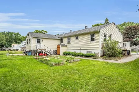 7 Jon St, Salisbury, MA 01952