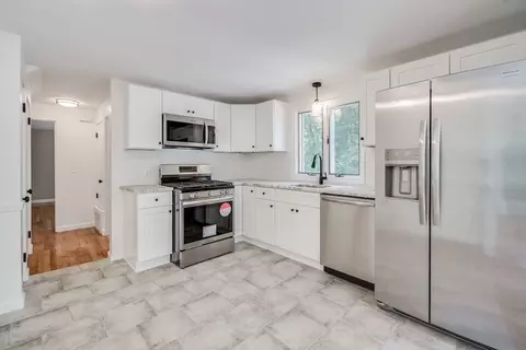 56 Audley Rd, Springfield, MA 01118 photo 3