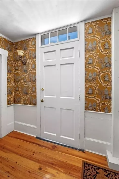 Entry Way - 1 Mason #2, Marblehead, MA 01945 photo 5 of 6