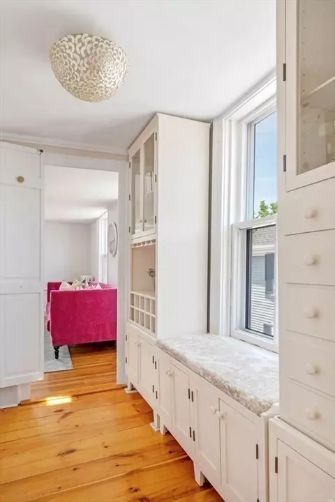 Entry Way - 1 Mason #2, Marblehead, MA 01945 photo 2 of 6