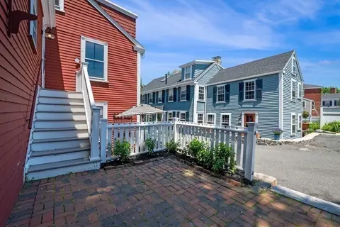 Exterior - 1 Mason #2, Marblehead, MA 01945 photo 3 of 6
