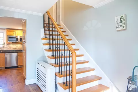 Entry Way - 6 Ralph Rd, Marblehead, MA 01945 photo 1 of 1