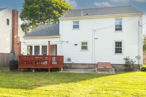 Exterior - 6 Ralph Rd, Marblehead, MA 01945 photo 6 of 10
