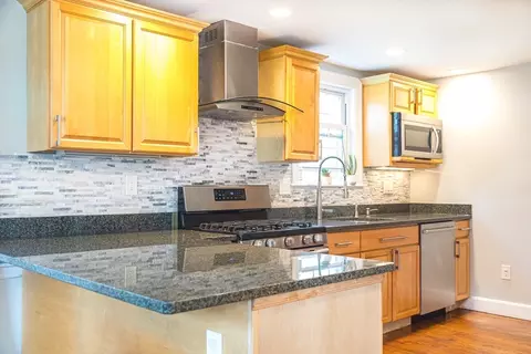 Kitchen - 6 Ralph Rd, Marblehead, MA 01945 photo 2 of 4