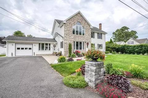 79 E Akard St, Ludlow, MA 01056