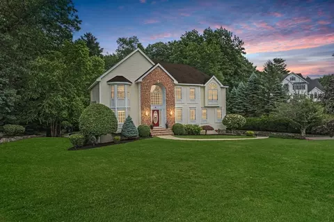 6 Ogden Ln, Middleton, MA 01949